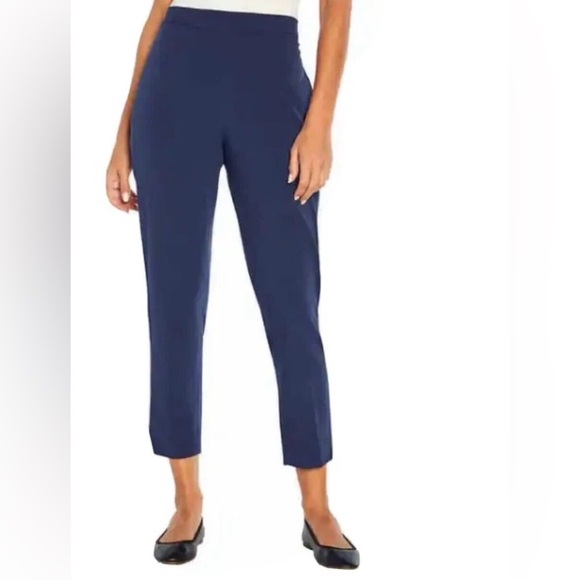 Banana Republic Pants - NWT Banana Republic Navy Tapered size 4 Pants